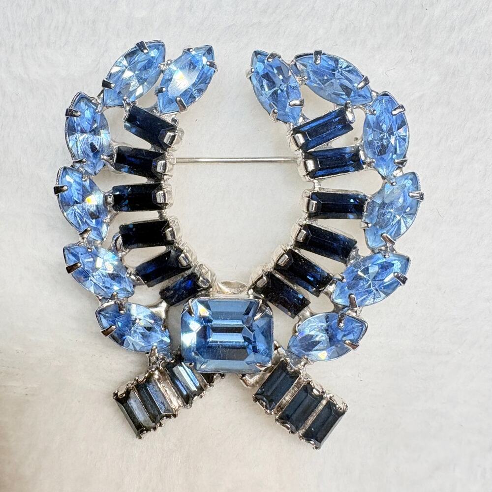 Kramer of New York Aqua & Sapphire Rhinestone Brooch, 1950s Mid‑Century